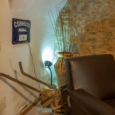 Rique Nyaraló *